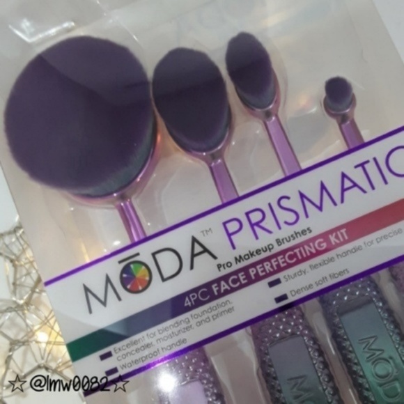 Mermaid Vegan Face Perfecting 4 pc Brush Set - Picture 3 of 4